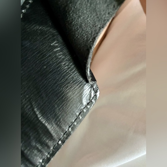 LV Epi Cluny shoulder bag - Picture 9 of 13